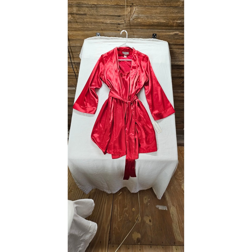 Morgan Taylor Intimates Red Satin Robe and Nightgown Set Womens Medium 2pc Lace